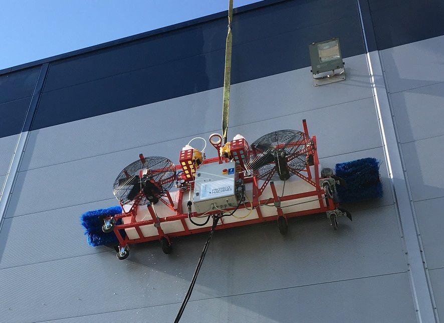facade cleaning robot